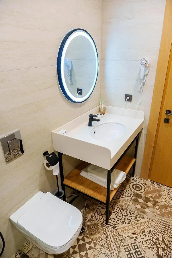 Dami Almaty Hotel 4*,