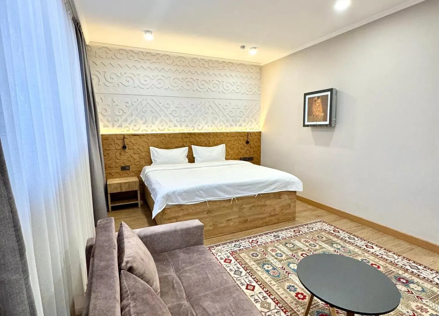 Dami Almaty Hotel 4*,